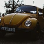 Luxury Cars - Classic yellow Volkswagen Beetle car photographe #9982134
